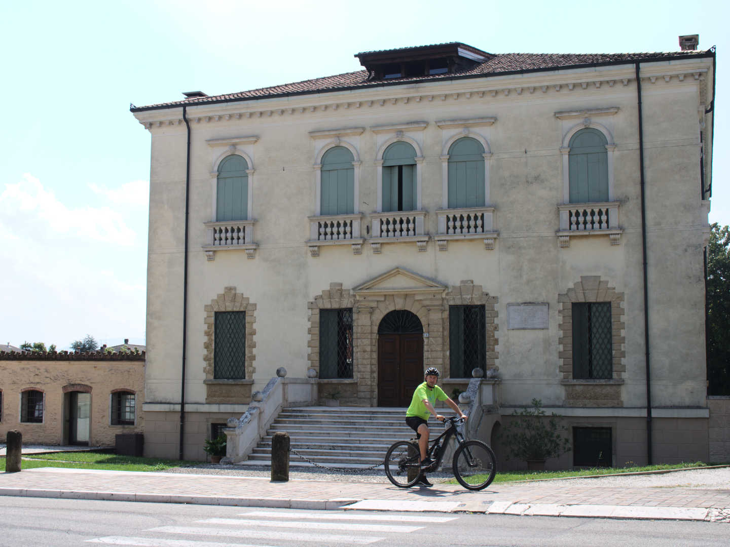 Villa Sangiantofetti Rigon all'inizio del percorso ciclabile 77, Barbarano Mossano